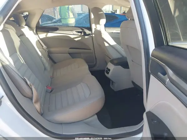 3FA6P0LU3KR240575 2019 FORD FUSION - Image 8