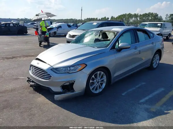3FA6P0LU3LR230503 2020 FORD FUSION - Image 2