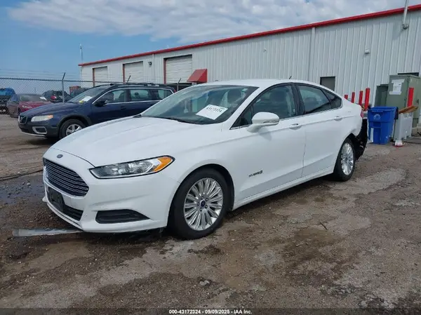 3FA6P0LU4GR143943 2016 FORD FUSION - Image 2