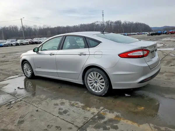 3FA6P0LU4GR235215 2016 FORD FUSION - Image 2