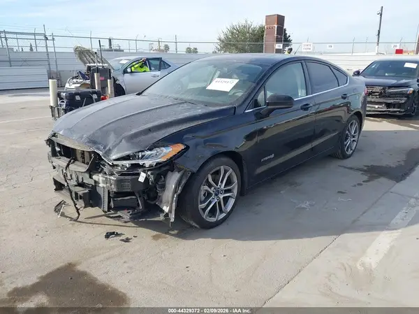 3FA6P0LU4HR216746 2017 FORD FUSION - Image 2