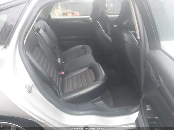 3FA6P0LU4HR217010 2017 FORD FUSION - Image 8