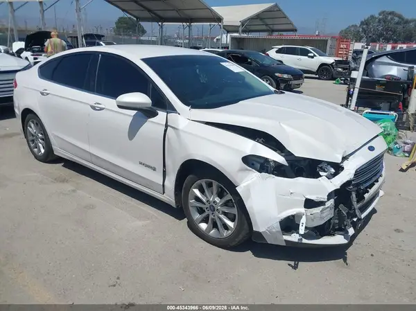 3FA6P0LU4HR217606 2017 FORD FUSION - Image 1
