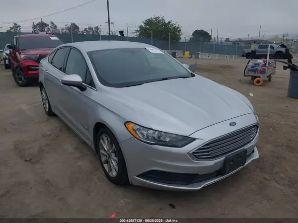3FA6P0LU4HR218013 2017 FORD FUSION - Image 1