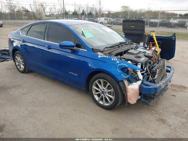 3FA6P0LU4HR244868 2017 FORD FUSION - Image 1