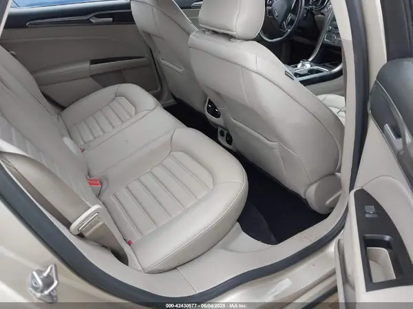 3FA6P0LU4HR247589 2017 FORD FUSION - Image 8