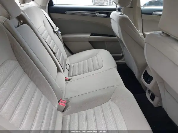 3FA6P0LU4HR301943 2017 FORD FUSION - Image 8