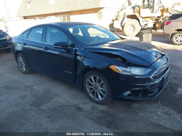 3FA6P0LU4HR305068 2017 FORD FUSION - Image 1