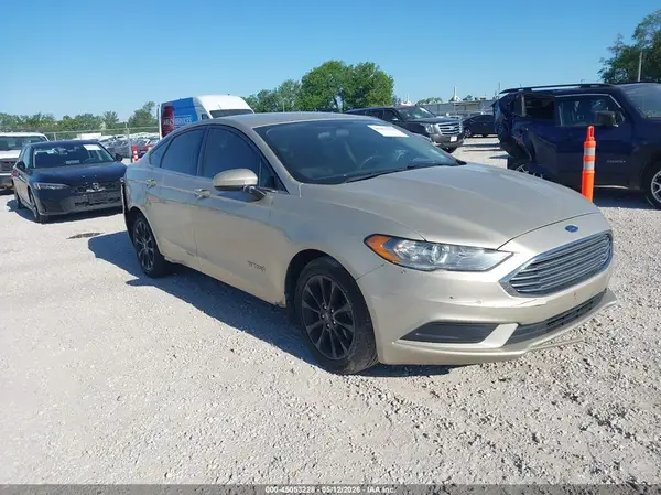 3FA6P0LU4HR325871 2017 FORD FUSION - Image 1
