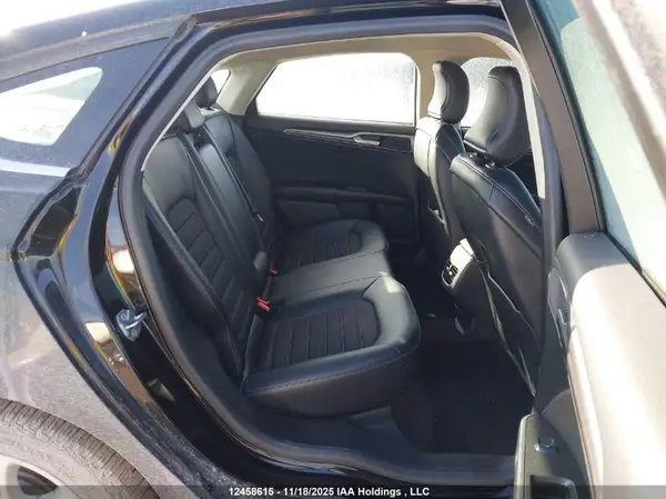 3FA6P0LU4HR352455 2017 FORD FUSION - Image 8