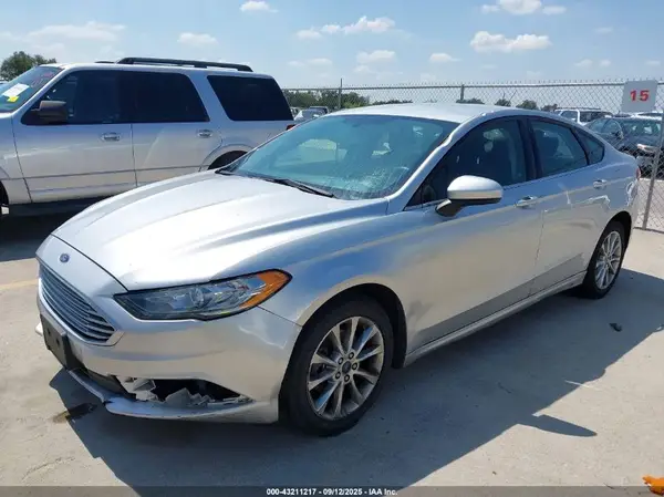 3FA6P0LU4HR355372 2017 FORD FUSION - Image 2