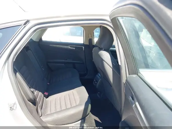 3FA6P0LU4HR355372 2017 FORD FUSION - Image 8