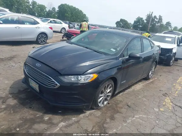 3FA6P0LU4HR358501 2017 FORD FUSION - Image 2