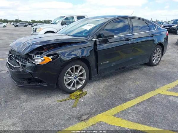 3FA6P0LU4HR358577 2017 FORD FUSION - Image 2