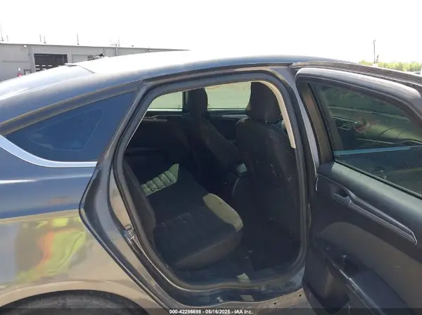 3FA6P0LU4HR374259 2017 FORD FUSION - Image 8