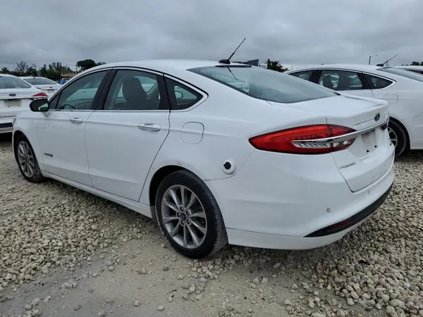 3FA6P0LU4HR410077 2017 FORD FUSION - Image 2