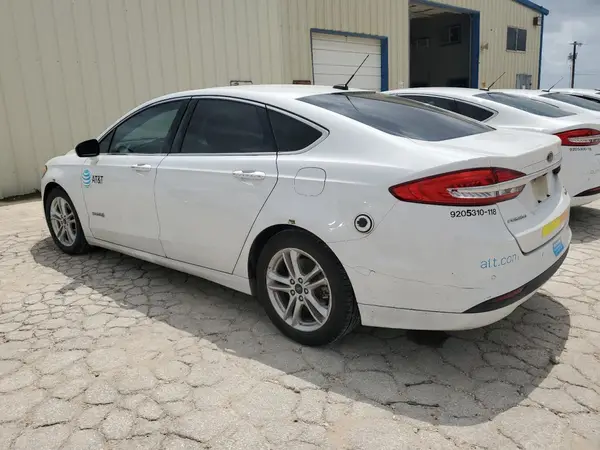 3FA6P0LU4JR129807 2018 FORD FUSION - Image 2