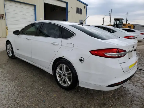 3FA6P0LU4JR129810 2018 FORD FUSION - Image 2