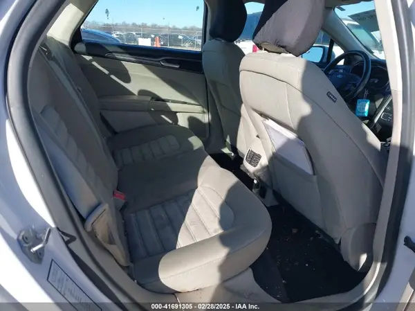 3FA6P0LU4JR152682 2018 FORD FUSION - Image 8