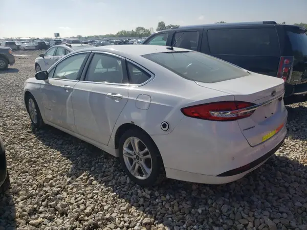 3FA6P0LU4JR172088 2018 FORD FUSION - Image 2