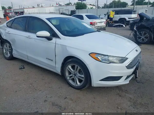 3FA6P0LU4JR203260 2018 FORD FUSION - Image 1