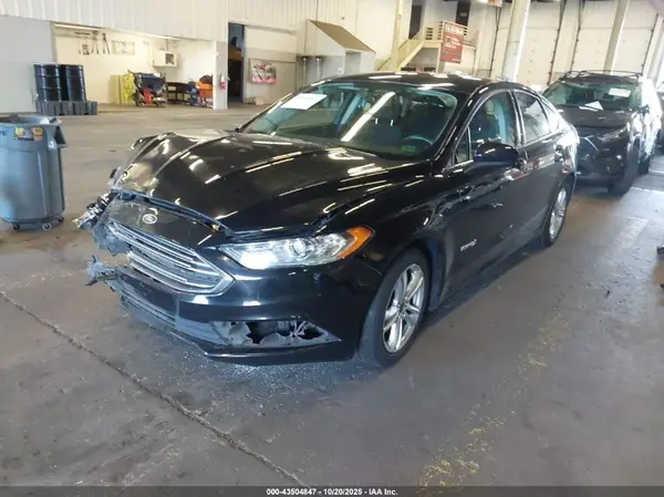 3FA6P0LU4JR269372 2018 FORD FUSION - Image 2