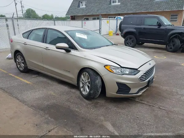 3FA6P0LU4KR102589 2019 FORD FUSION - Image 1