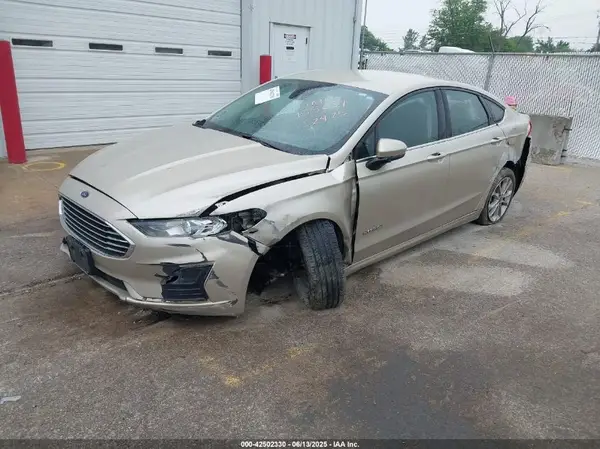 3FA6P0LU4KR102589 2019 FORD FUSION - Image 2