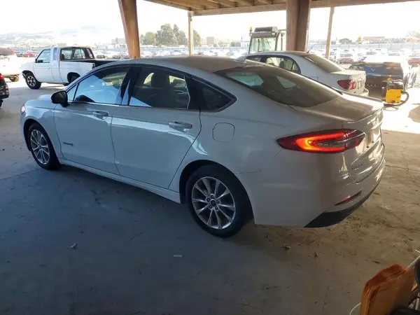 3FA6P0LU4KR105671 2019 FORD FUSION - Image 2