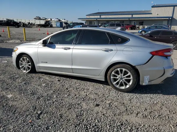3FA6P0LU4KR139819 2019 FORD FUSION - Image 2