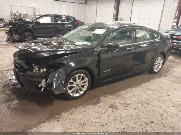 3FA6P0LU4KR143921 2019 FORD FUSION - Image 2
