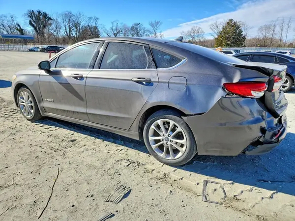 3FA6P0LU4KR160427 2019 FORD FUSION - Image 2