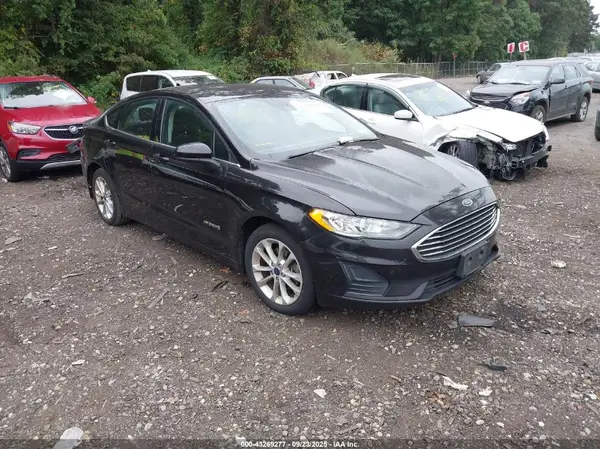 3FA6P0LU4KR191807 2019 FORD FUSION - Image 1