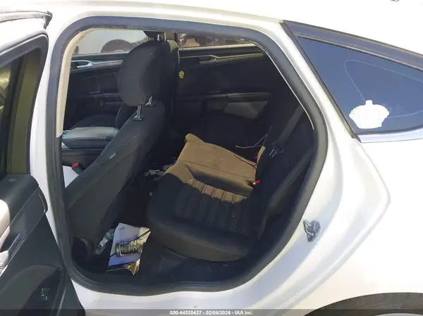 3FA6P0LU4KR201008 2019 FORD FUSION - Image 8