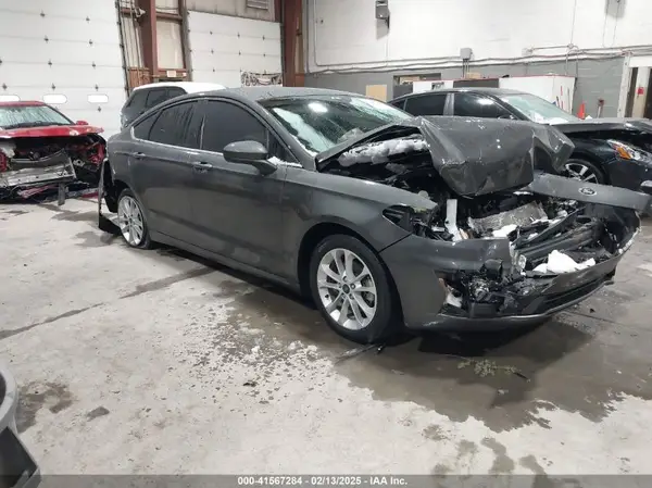 3FA6P0LU4KR220996 2019 FORD FUSION - Image 1