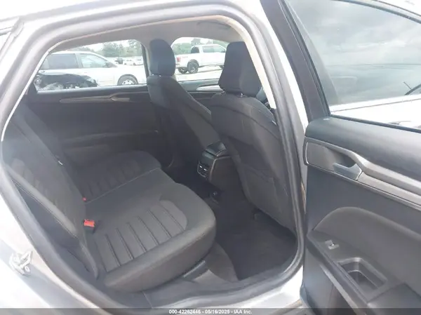 3FA6P0LU4LR148070 2020 FORD FUSION - Image 8