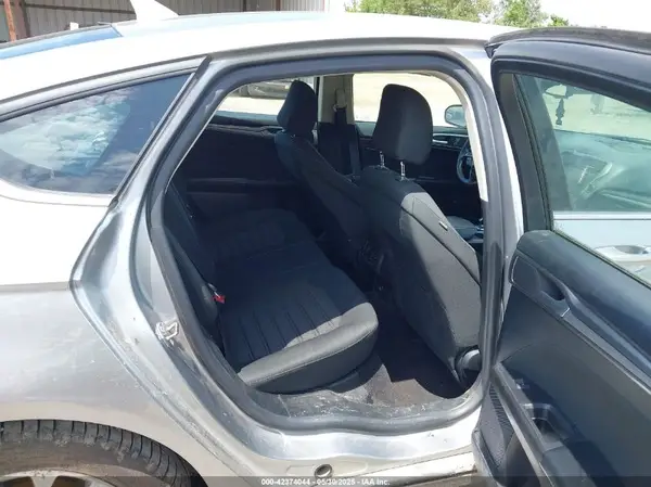 3FA6P0LU4LR212740 2020 FORD FUSION - Image 8