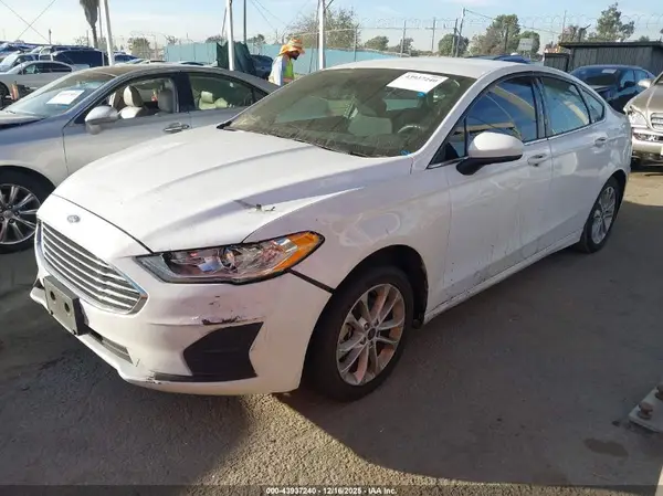 3FA6P0LU4LR253417 2020 FORD FUSION - Image 2