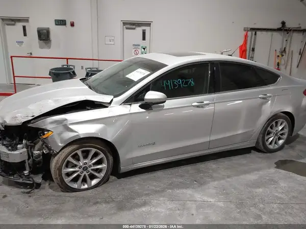 3FA6P0LU5HR190870 2017 FORD FUSION - Image 2