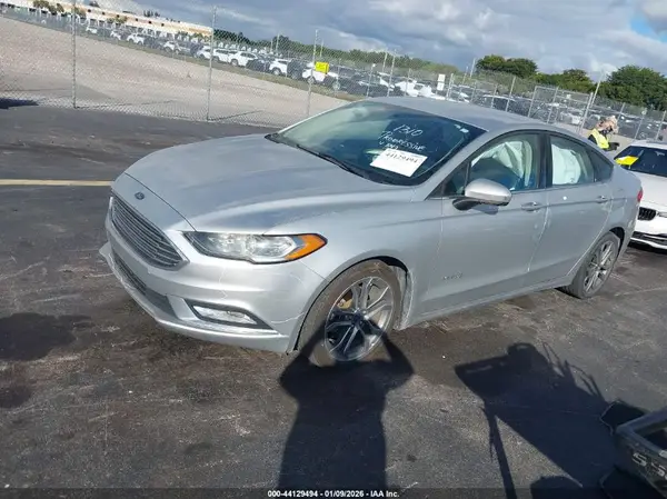 3FA6P0LU5HR191047 2017 FORD FUSION - Image 2