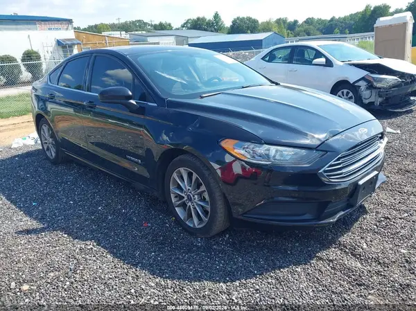 3FA6P0LU5HR223222 2017 FORD FUSION - Image 1