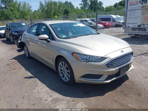 3FA6P0LU5HR239694 2017 FORD FUSION - Image 1