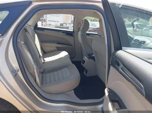 3FA6P0LU5HR239694 2017 FORD FUSION - Image 8