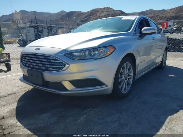 3FA6P0LU5HR247438 2017 FORD FUSION - Image 2