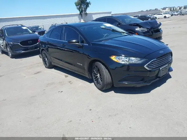 3FA6P0LU5HR247617 2017 FORD FUSION - Image 1