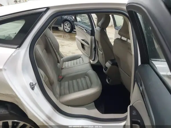 3FA6P0LU5HR257774 2017 FORD FUSION - Image 8