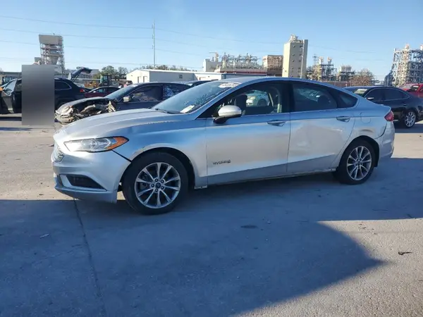3FA6P0LU5HR300414 2017 FORD FUSION - Image 1
