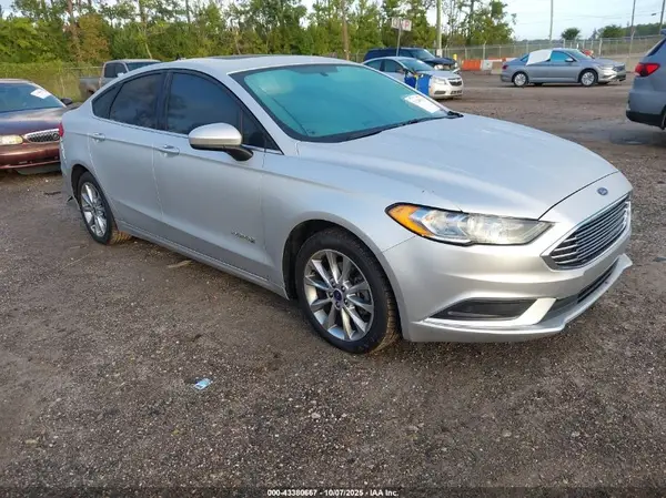3FA6P0LU5HR315074 2017 FORD FUSION - Image 1