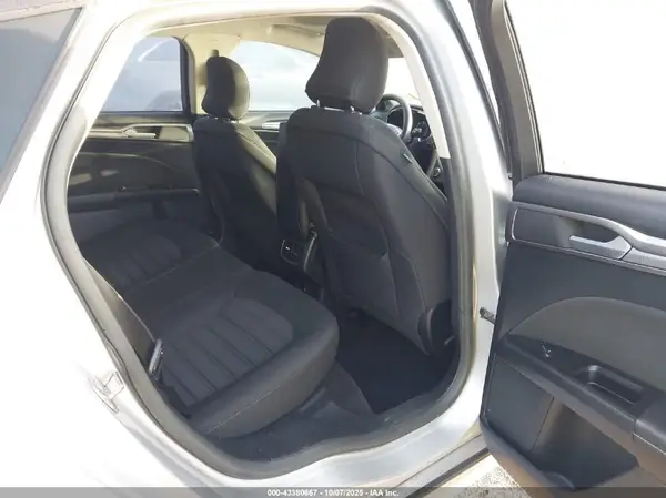 3FA6P0LU5HR315074 2017 FORD FUSION - Image 8