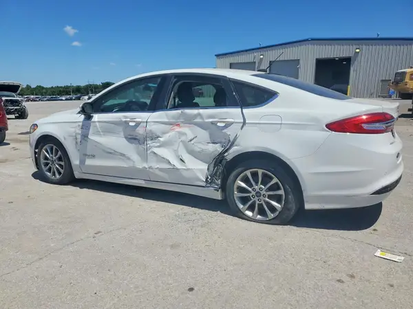 3FA6P0LU5HR323269 2017 FORD FUSION - Image 2